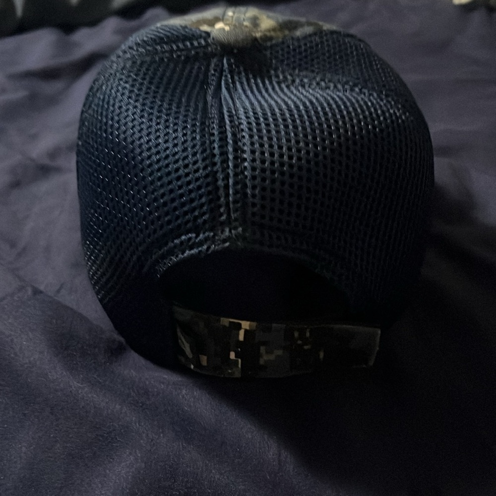 Men face cap - Picture 3 of 4